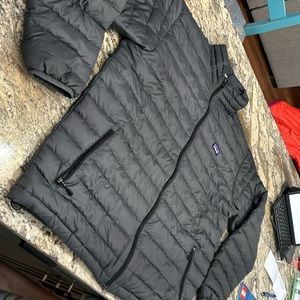 Men’s Patagonia “Down Sweater” Puffer Jacket